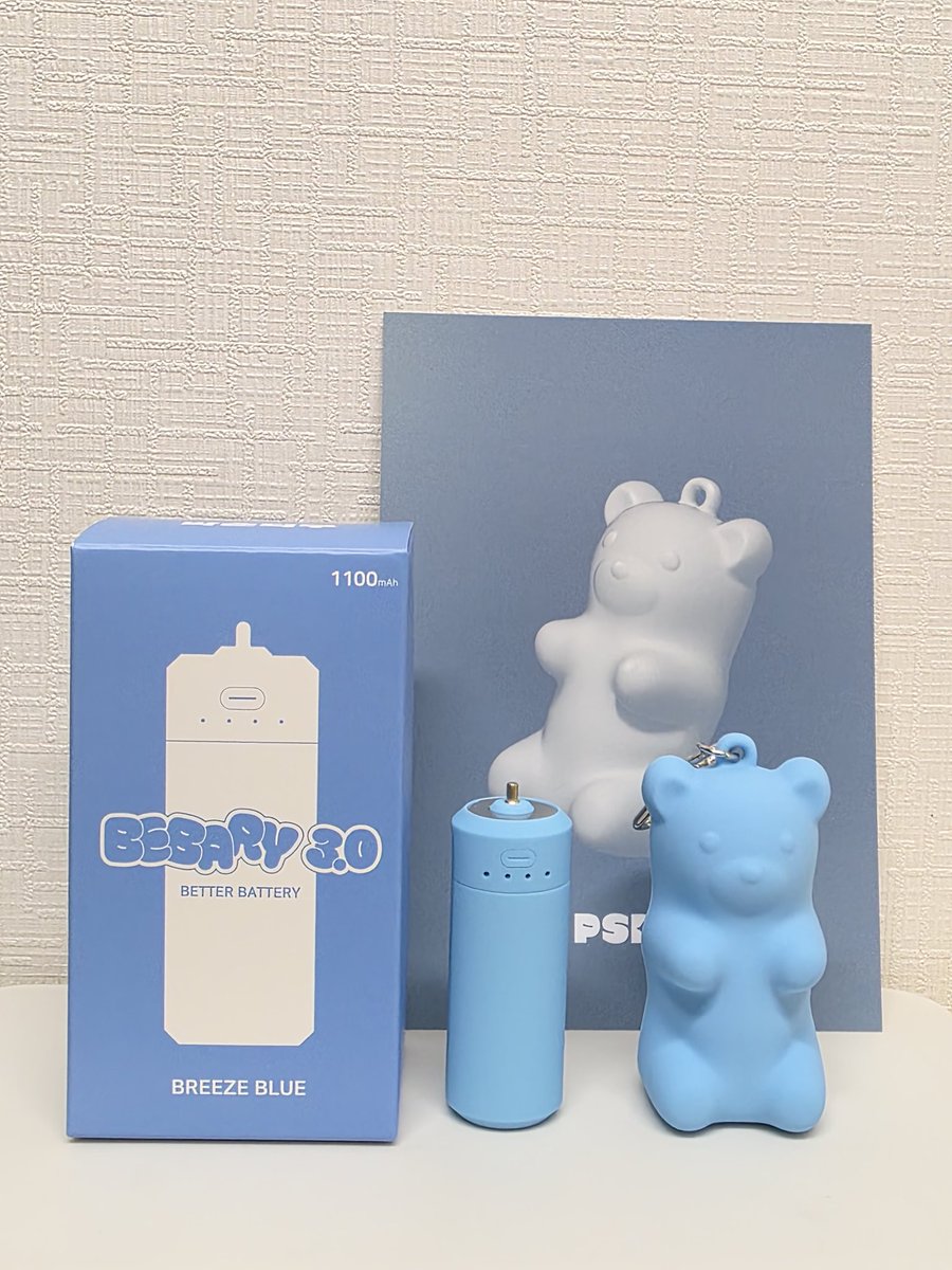 kims1011's tweet photo. 응원봉이 오기도 전에
응원봉 배터리 사는 통통이 어때?😆
호환이 될꺼라 믿고 구매했....🤣
호환 안되면.....뭐..그냥...
응원봉 배터리만 산 사람되는....😭
후기보니 배터리도 오래가고 건전지넣을때보다 밝다(?)고 하기도 하고🙂
충전식이고 잔량도 확인되서 넘 좋을꺼같음🫡
배터리 & 실리콘케이스까지 깔맞춤으로 
우리 응원봉이랑 넘 잘어울려💙🩵
호환여부는 7월4일 잠실에서 확인해볼께요😅💙🩵
#변우석 #ByeonWooSeok