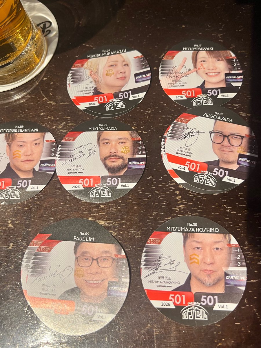 darts__17's tweet photo. 買い取ってくれる人いたら連絡お願いします😊
ポール選手、浅田選手、未来さんは2枚ずつあります！ https://t.co/ItelHhWXVz