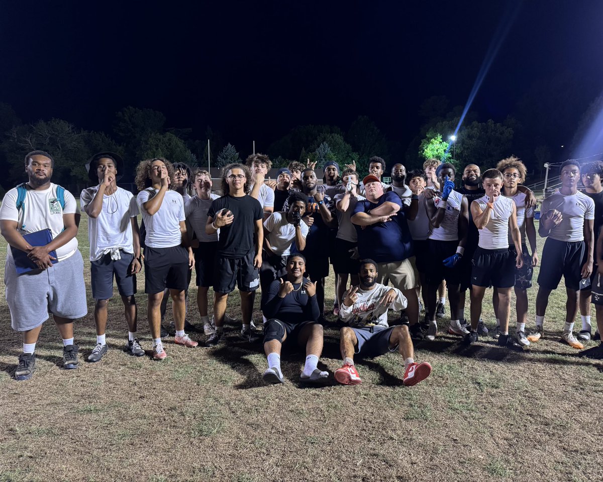 nshswolverinefb's tweet photo. At James Monroe this week, there were 8 teams included in their 7v7 tournament. North went 6-0 overall and beat Eastern View in the finals receiving the 7v7 champion title 💯🔥 https://t.co/iNuDj773Lx
