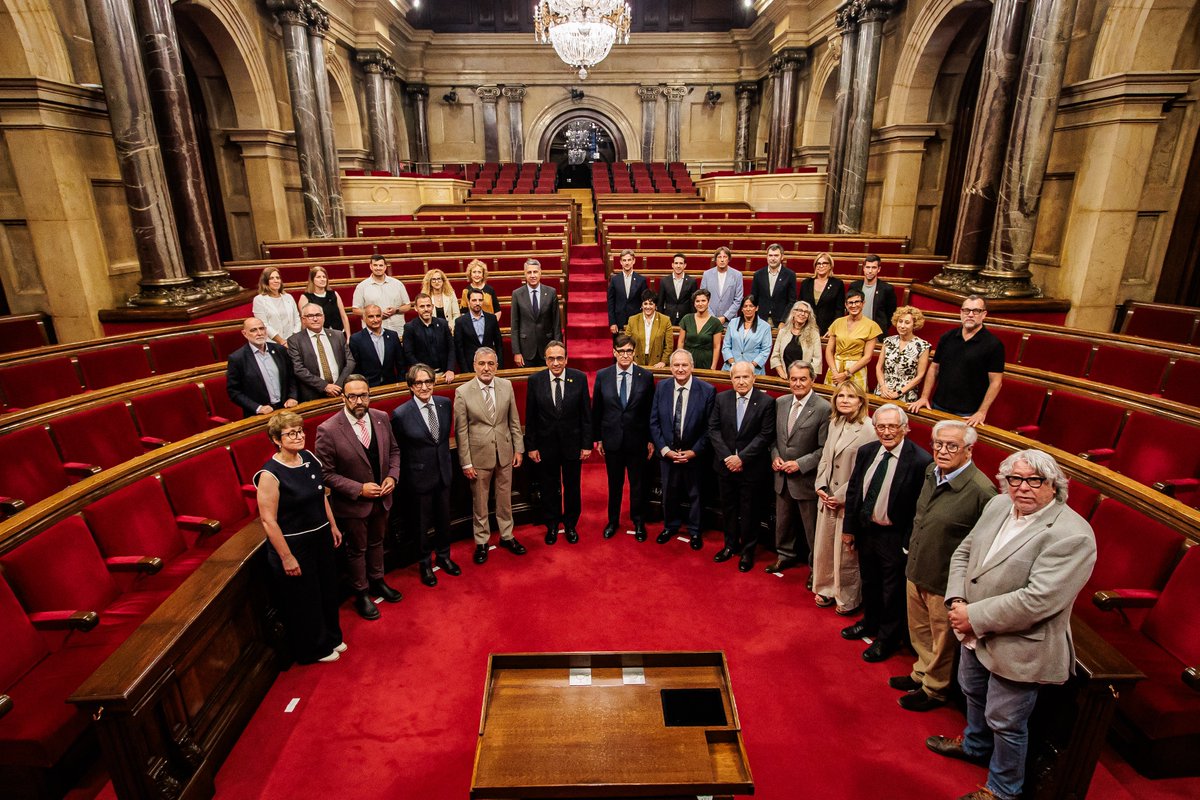 parlamentcat's tweet photo. Parlament, Govern i municipis de l'Àrea Metropolitana de Barcelona posen en relleu el pacte i la cooperació en l'acte de commemoració del quinzè aniversari de l'entitat.

🔗 Més informació: https://t.co/Gpe7GOyIzm https://t.co/GeK0afWb9W