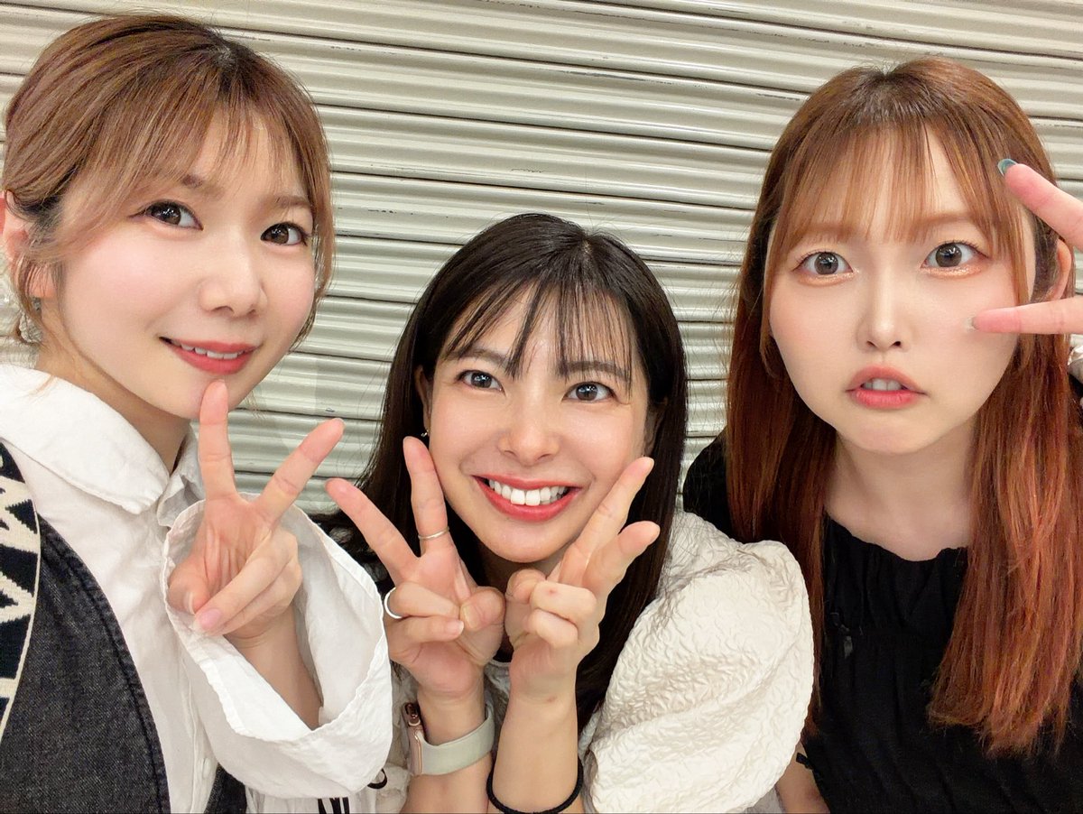 mikapan_PANIPO's tweet photo. .

10年前←→現在

新稲み〇んと水津あ〇ずと松屋あ〇み
#感動の再会

💚💜🧡

. https://t.co/doXBw1LJcr