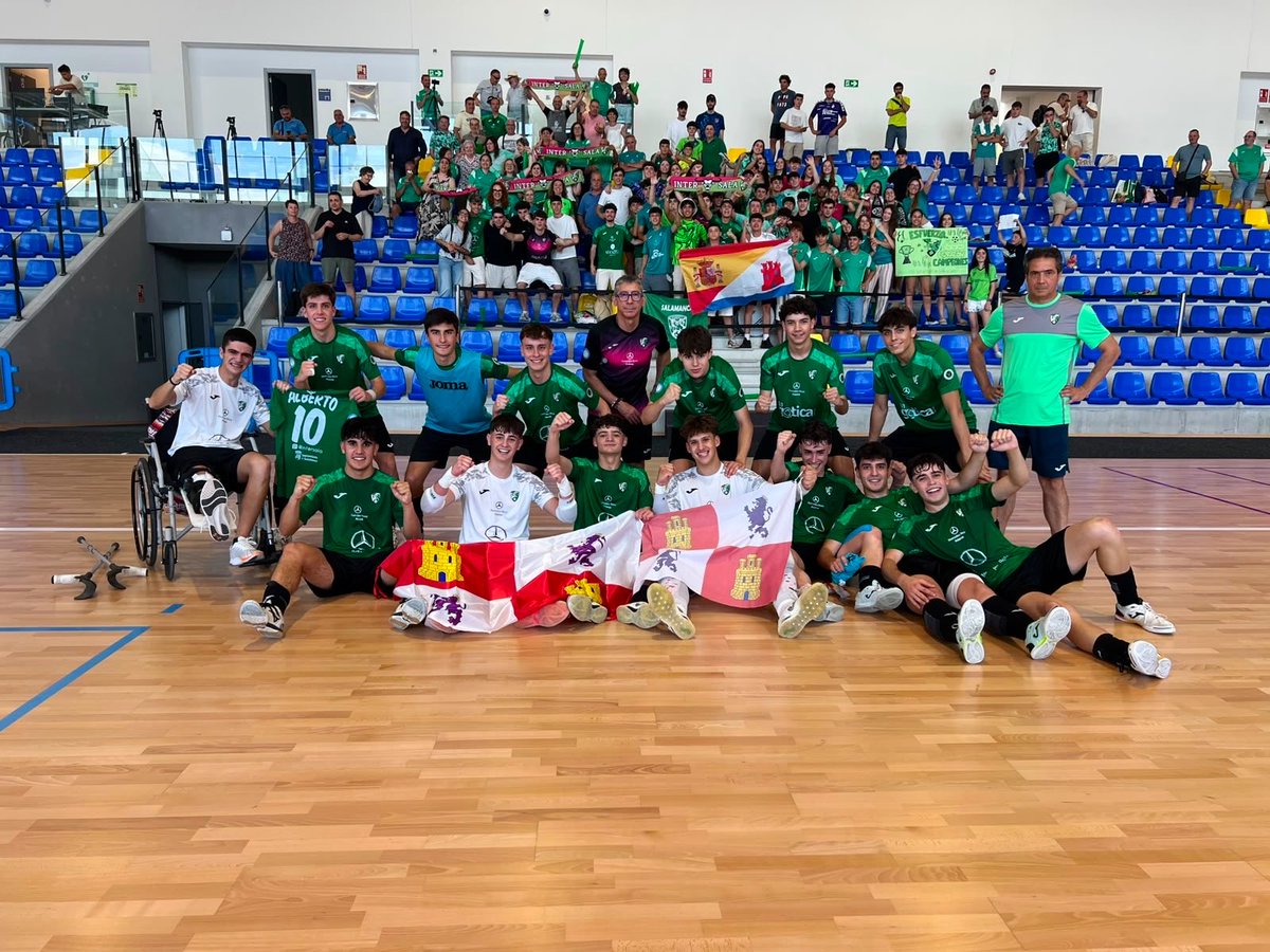FutSalRFEF's tweet photo. 🔛 𝗖𝗮𝗺𝗽𝗲𝗼𝗻𝗮𝘁𝗼 𝗱𝗲 𝗘𝘀𝗽𝗮𝗻̃𝗮 𝘀𝘂𝗯-𝟭𝟵 𝗺𝗮𝘀𝗰𝘂𝗹𝗶𝗻𝗼 

¡CLASIFICADOS para SEMIFINALES! 

❤️🤍 @JimbeeCartagena 
💚🖤 @intersala 

#FutsalRFEF https://t.co/hMWvFKVg3m