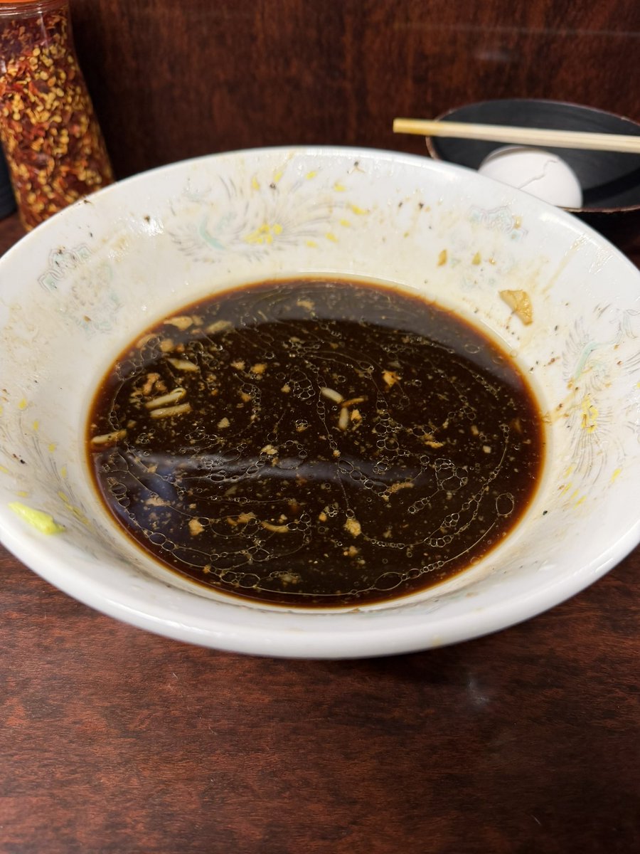 p_gStar's tweet photo. ラーメン二郎めじろ台店
周年限定メニュー ブラック
BP効いてておいしい😆
着丼まで2時間over 
もう22時半やんけ😂 https://t.co/luK6i0bbW7