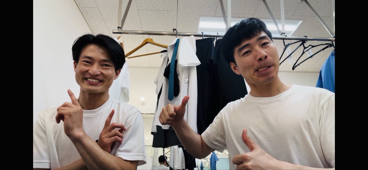 JSMJ76's tweet photo. NGK楽屋からの収録回。湿気は嫌だねって話、オオパチ、マッコリ溜まりは懐かしいねって話、幕張のレインコートイベントは謎だったねって話など盛りだくさん！
今日のコントは珍しくふくちくがドツボにハマって進行しませんでしたw

「渋谷にジャルジャルみにきた奴 in 大阪」開催中！！
#ゼロ奴 https://t.co/JuBQAP0nQS