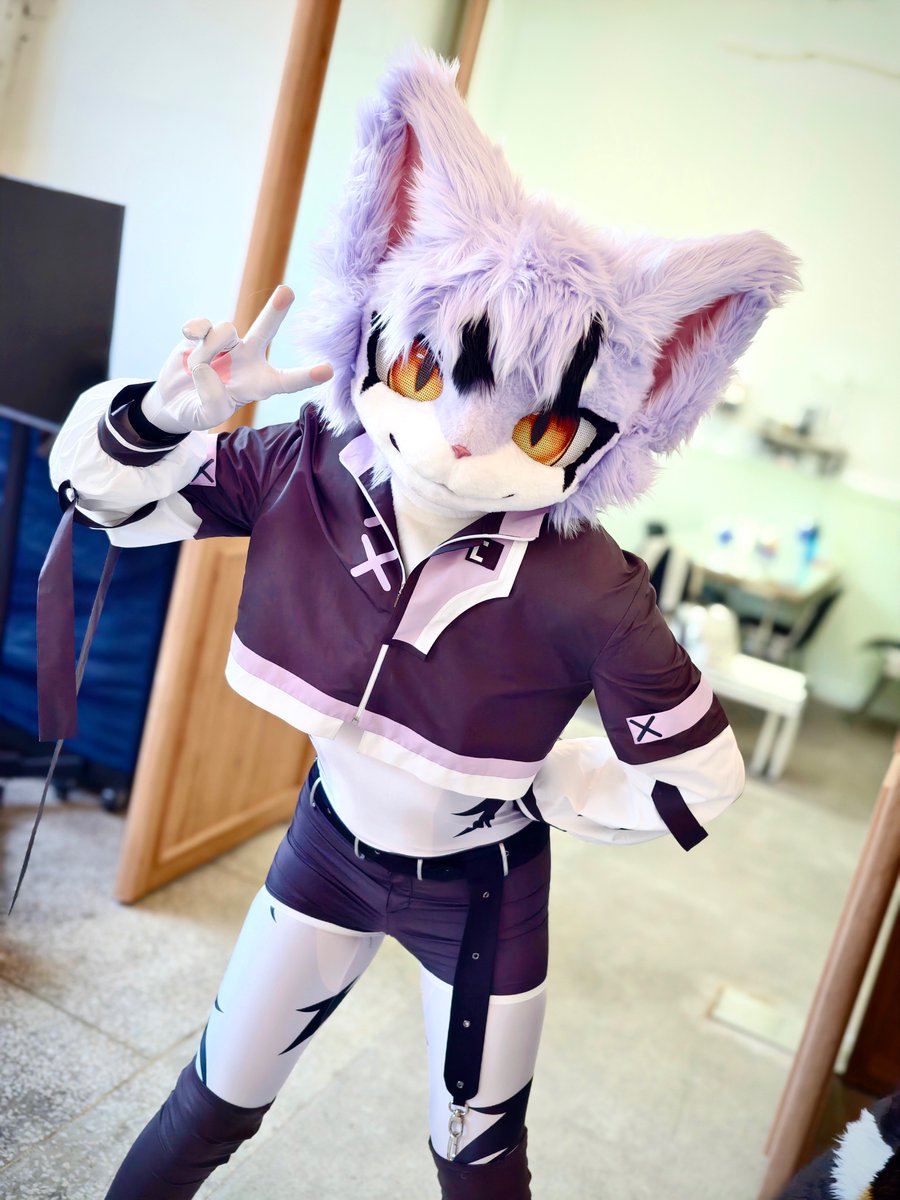 isomorphiccat's tweet photo. 즐거운불금~ https://t.co/zQOjOjKPvQ