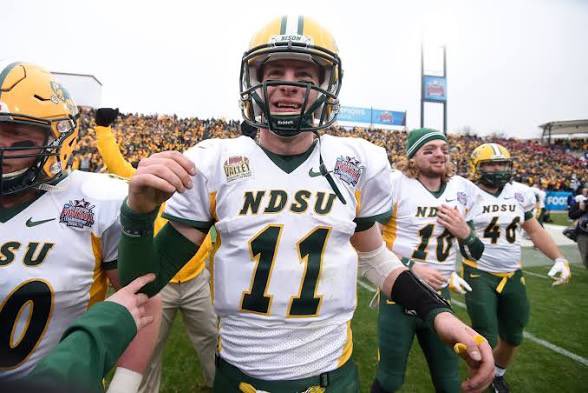 Vaultie2's tweet photo. I will be competing at @NDSUfootball today at running back. May the lords will be done! Luke 11:2 https://t.co/G19nDR7sGM