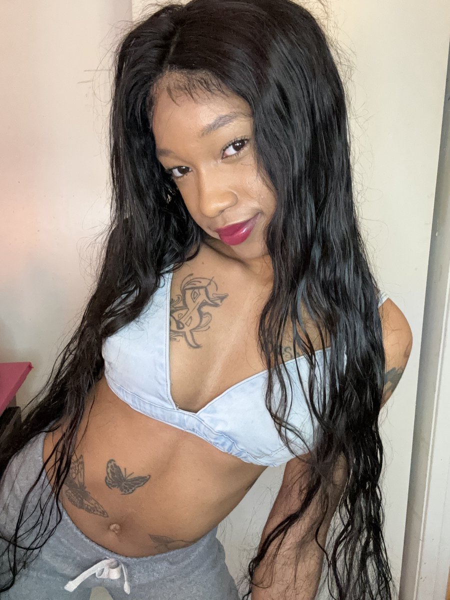 britneybaileyy's tweet photo. Hi 🥰🖤 https://t.co/heHvLgflFv