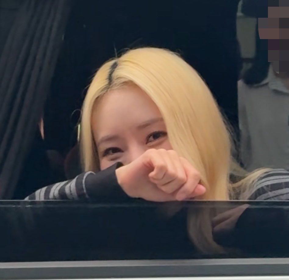 kimfire810's tweet photo. ㅜㅜ내고영이욘나귀여워 https://t.co/HJ6Zkr7DG2