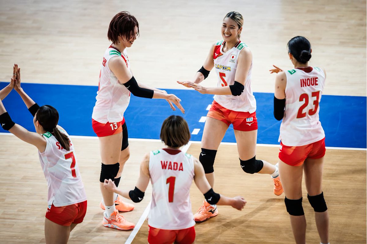vking_jp's tweet photo. ＼ストレート勝利！／

バレーボール女子日本代表がチェコに白星を挙げ、VNL開幕6連勝🔥

🇯🇵日本代表 3-0 チェコ代表🇨🇿

第1セット 25-15
第2セット 25-23
第3セット 27-25

https://t.co/QruK4KlxEf

📸Volleyball World https://t.co/sIGOVRSJCH