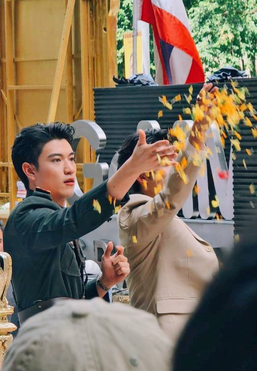 INN__OFFICIAL's tweet photo. 18.06.2569

บวงสรวงซีรีย์ "อรุณรุ่ง" 🌅

@innjakkrasin  @Ongsacelcius1 

#บวงสรวงอรุณรุ่ง #อรุณรุ่ง
#innjkrsn #ongsacelcius 
#อินองศา https://t.co/3O4b719i4i