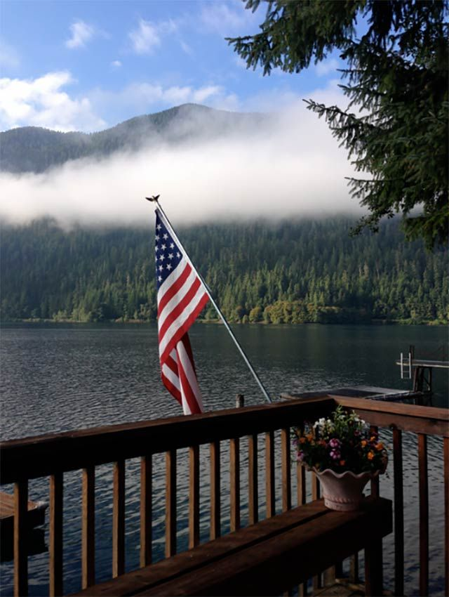 BullMooseProj's tweet photo. No greater country, no greater wilderness, no greater place.

This is America: the world flocks to her shores, is awed at her wonders, and follows her wisdom.

Cherish and nurture it. https://t.co/6RzTLx5zAU