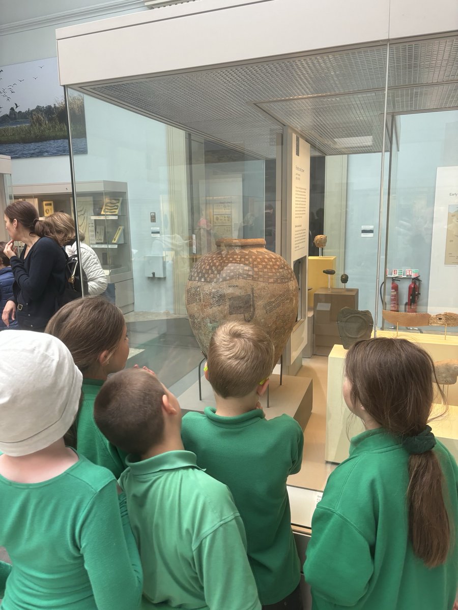 Albury_Puller's tweet photo. 🏛️ Chestnut Class enjoyed a fantastic trip to the British Museum as part of their Ancient Egypt topic.

A brilliant day bringing history to life! ✨

#ChestnutClass #AncientEgypt #BritishMuseum #SchoolTrip https://t.co/cxWky0uNzX