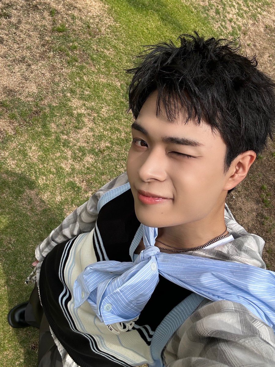 OCTPATHofficial's tweet photo. [#KAIHO]

ピースと眩しウィンクどっち選ぶ？？

#OCTPATH #海帆 https://t.co/24FHvnOtbk