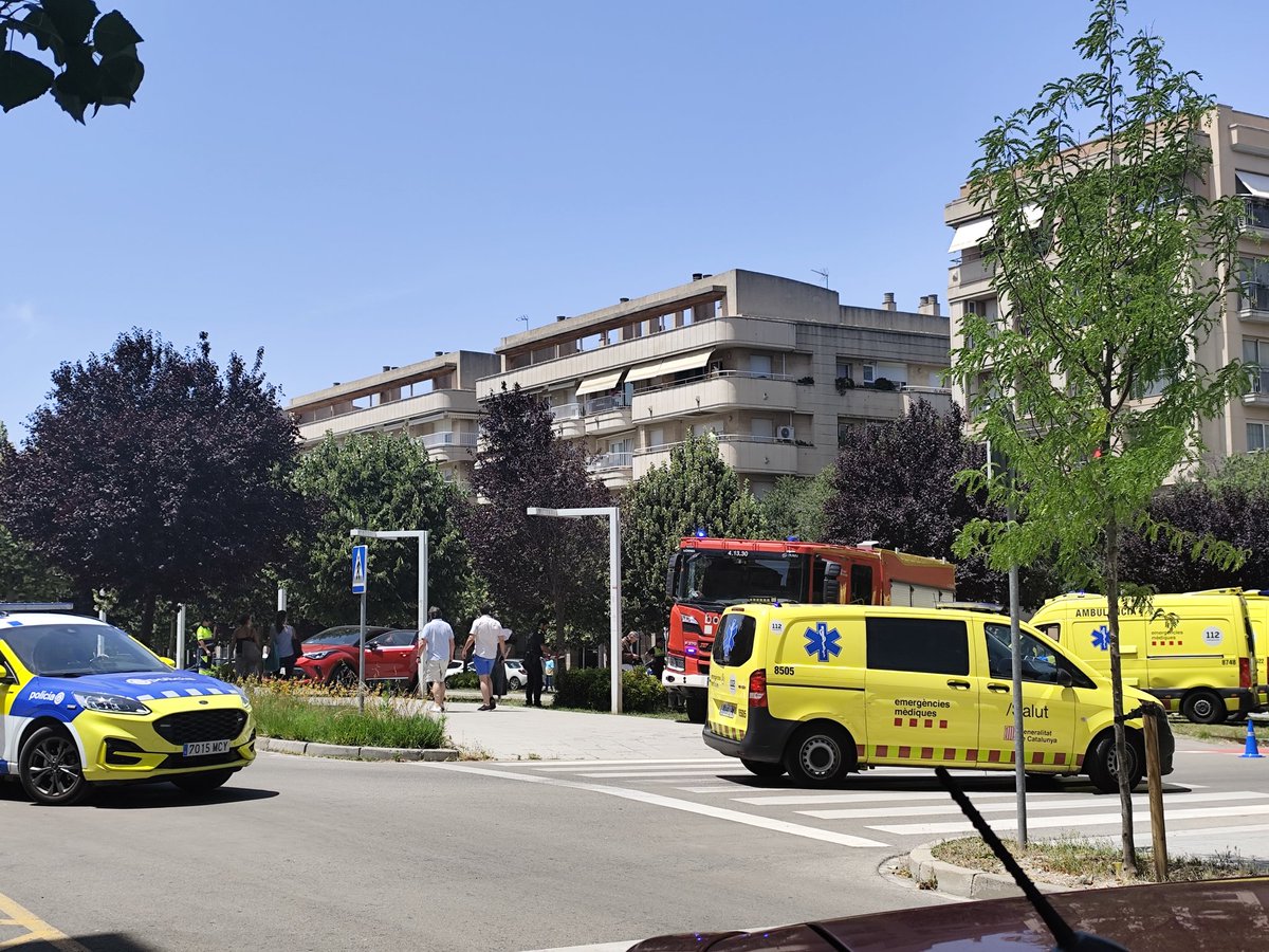 meri40's tweet photo. @cugatmedia @emergenciescat @avpcstcugat @PLSantCugat @ajsantcugat @josepmvalles @bernatpicornell @bomberscat https://t.co/pLhrqmCT06