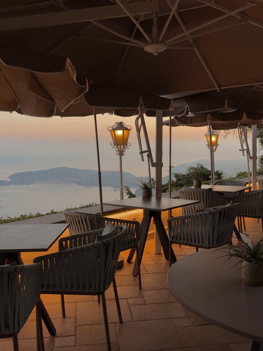 Eze_Tourisme's tweet photo. 🇫🇷Un petit dîner dans ce cadre féérique ? 🤗🍽️✨
.
.
.
🇬🇧How about a nice dinner in this magical setting ? 🤗🍽️✨
.
.
.
📸juliatoivola (IG)
#Eze
#Ezevillage
#CotedAzurFrance
#ExploreNiceCotedAzur https://t.co/FPW9wbXT7c