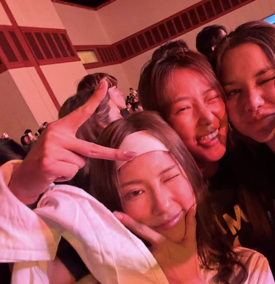 filmrachq's tweet photo. they look so drunk oh they were GONE 😭

#namtanfilm #น้ำตาลฟิล์ม https://t.co/yMpNrQ2OwZ