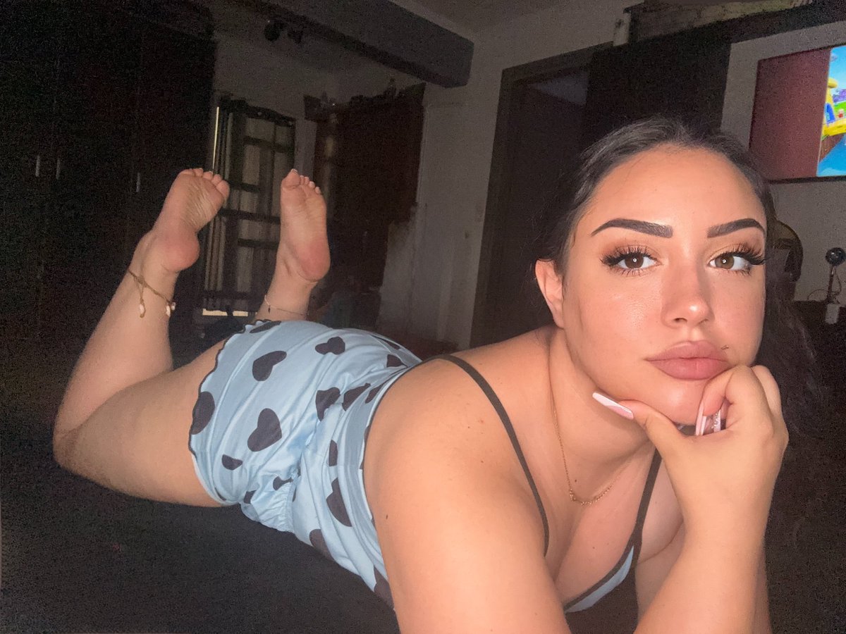 GoddessBri202's tweet photo. Just chilling✨ https://t.co/xQu2Abm58H