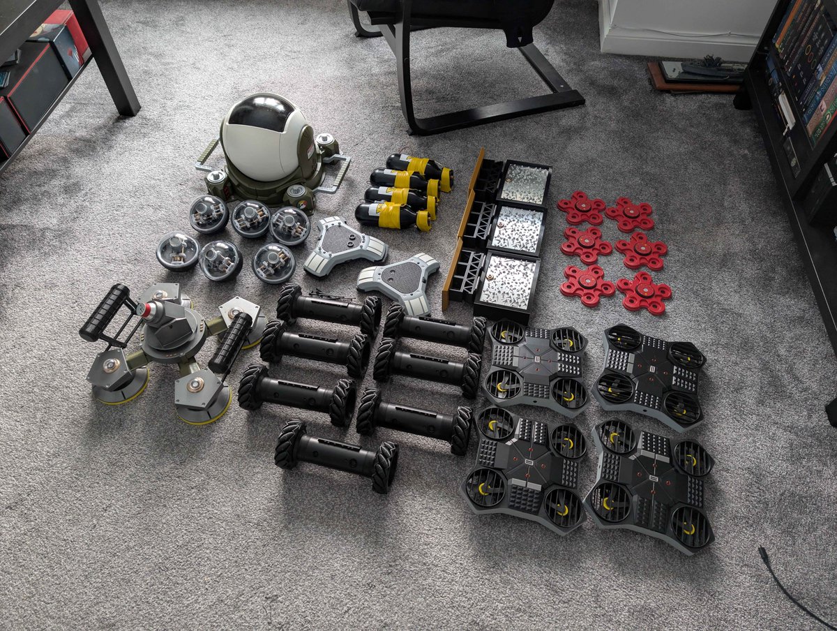 Andarne_'s tweet photo. Y'know, it's hard to not feel like you're single-handedly arming every operator in @Rainbow6Game sometimes.

#R6S #RainbowSixSiege https://t.co/l4Kl4s92Hi