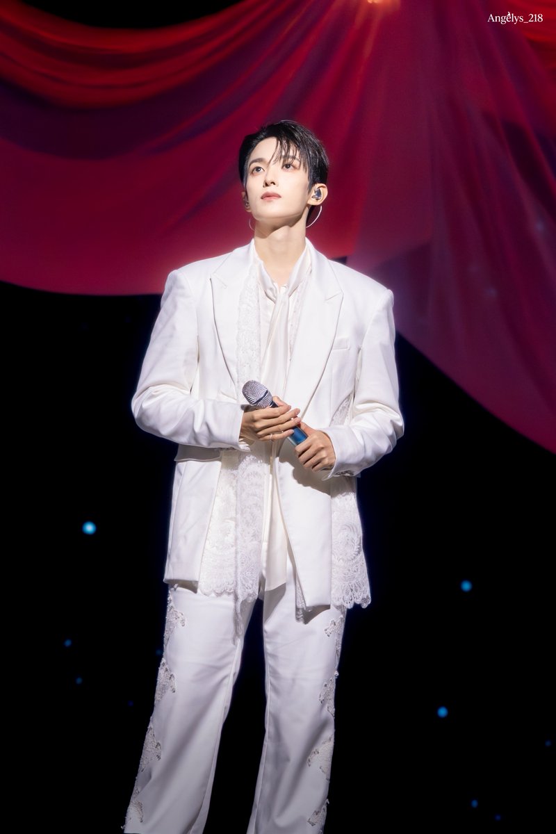 Angelys_218's tweet photo. 260607 SERENADE ON STAGE MACAO DAY2   

너무 아름다운 이도겸✨

#세븐틴 #SEVENTEEN #도겸 #이석민 #ドギョム #DOKYEOM #DK #李碩珉 https://t.co/52jQ5uosjw