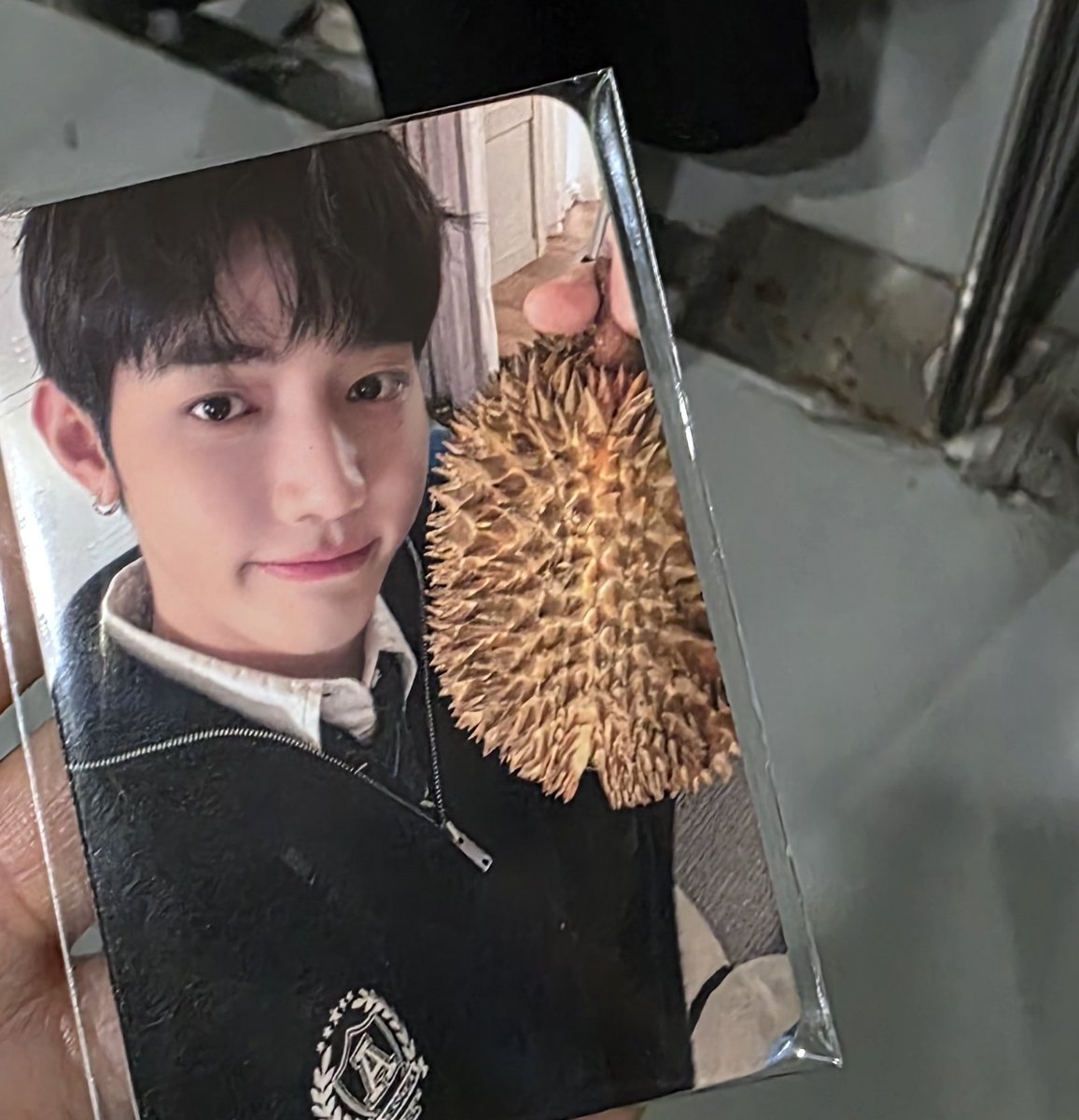 colattie's tweet photo. ZHANG HAO DURIAN PHOTOCARD 😭😭😭😭😭😭 https://t.co/uflIpOdyT2