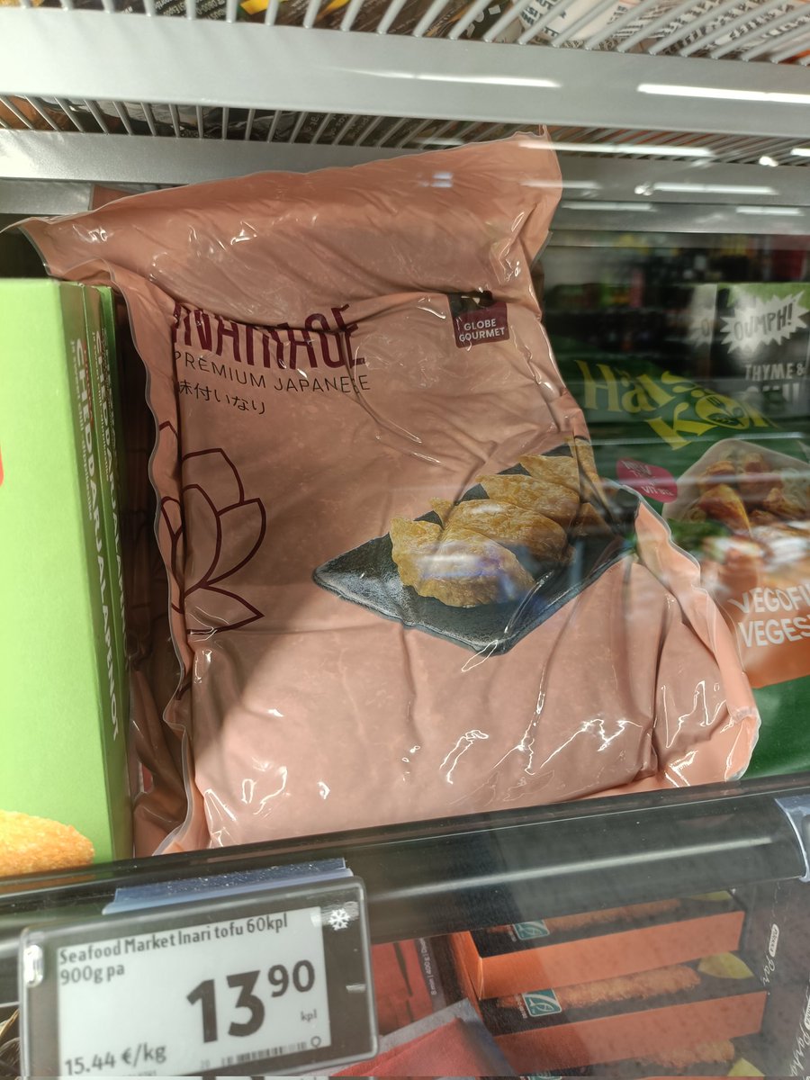 akisj0308's tweet photo. フィンランド内でもだいぶ都心部から外れの方なので日本食とかは期待していなかったけど、イナリの村にいなり寿司が売ってる渾身のギャグを食らってきた https://t.co/UYtJZbXKQU