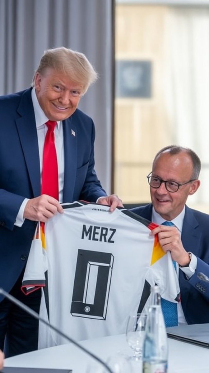 CoppiaSmith's tweet photo. @KrahMax @Fernsehen01 Solange die Null an der Macht ist, wird das Geld, stopp, mein Steuergeld, weiter verprasst. Auf das es Tote regnet. Ätzend. https://t.co/dwUyeGPlA0