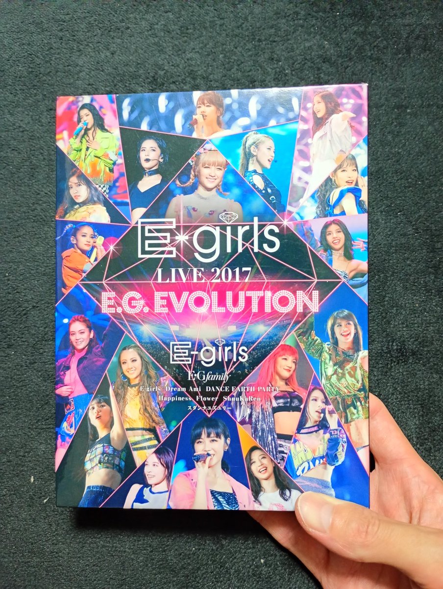 osadayuki13's tweet photo. いつも、ご覧くださり、
ありがとうございます😄

「E-girls LIVE 2017 〜E.G. EVOLUTION〜」
(E-girlsさん・BD)

しびれっ放しでして、特に、

「Anniversary！！♪」→ ちょこっとトーク →
デビュー曲「Celebration！♪」〜メドレー →
「ヒマワリ♪」+「Follow Me♪」

の流れは、ヘビロテです✨️ https://t.co/eImsbQ090p