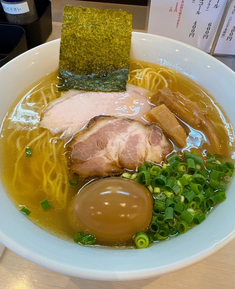 MiMiPiNK49's tweet photo. 👑麺屋 志縁👑
📍愛知県東海市

🍜らぁめん味玉入 塩(大盛)🤍豚めし
     自家製ギョーザ

こちらのギョーザの大ファンです📣♡
とにかく疲れ果てた体に
しっかりがっつり好きなだけオーダー🔥
味玉も最高🤟

#麺屋志縁
#塩ラーメン
#ラーメン好きと繋がりたい https://t.co/knUbusCt90