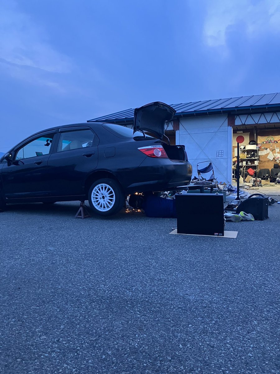 tumc510's tweet photo. 今日の部会です！
車高を下げたり、マフラー切ったり溶接したり... https://t.co/qt5mkMZriW