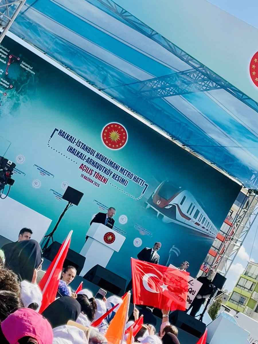 GulcanErtekin's tweet photo. Sayın Cumhurbaşkanımızın teşrifleriyle bugün kalan kısmının açılışı yapılan Halkalı-İstanbul Havalimanı Metrosu ülkemize, İstanbul’umuza hayırlı olsun 🇹🇷 https://t.co/vRifuB41La