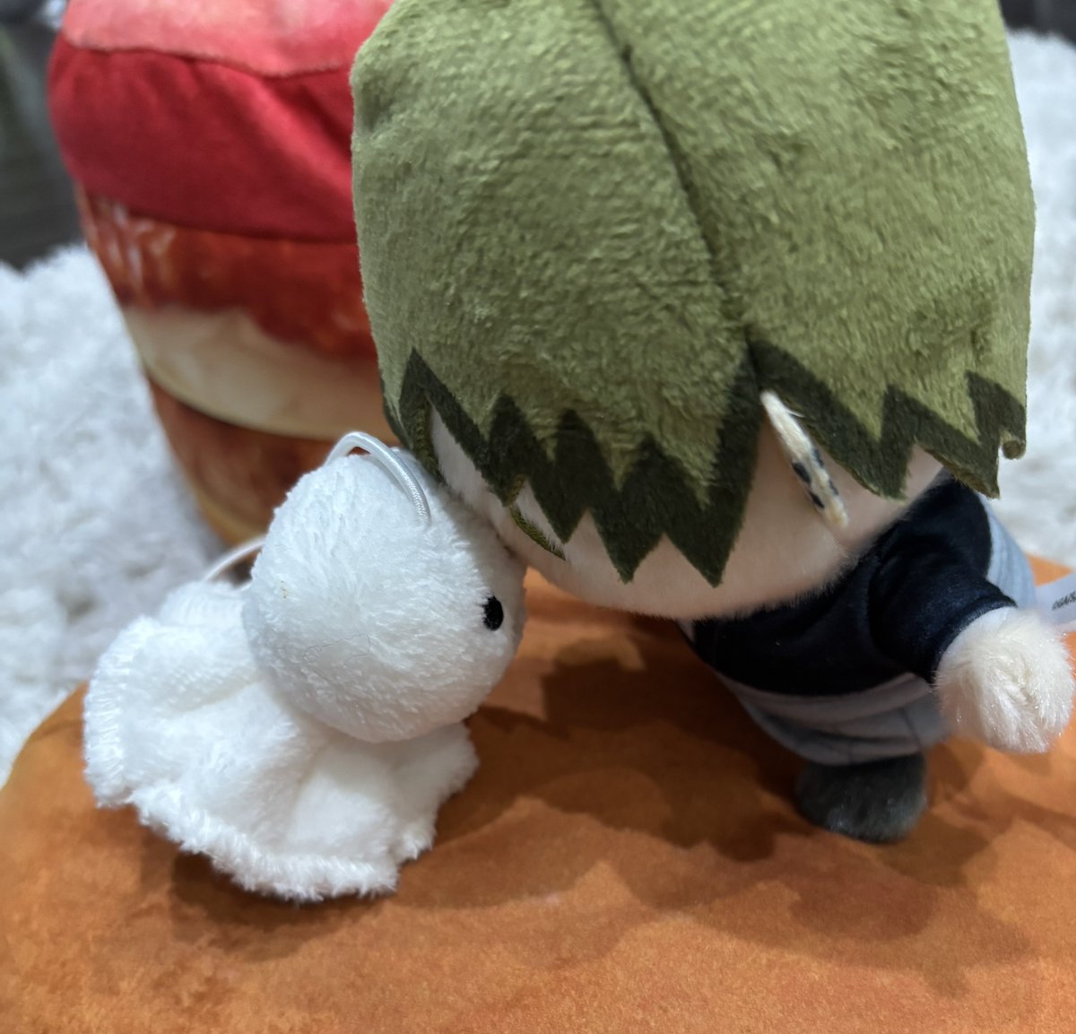 0saka_som えwwwニセてるてる坊主なのかな⁈😂💦 喧嘩始まっちゃったよ