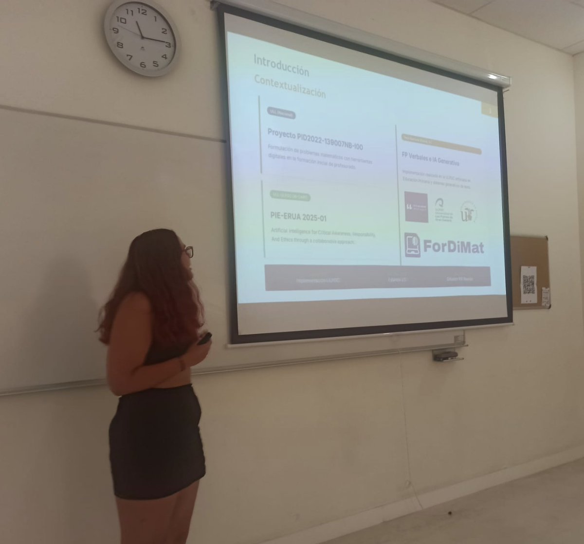 dm_unizar's tweet photo. y, justo antes del café, IA y formulación de problemas (S. Embid). A continuación, identificación de ansiedad mediantes señales biométricas (I. Martín-Colomo); redes sociales en formación informal (I. G. Calavia); identidad profesional docente (A.M. Bartolomé). 5/ https://t.co/f1wdYSKGOz