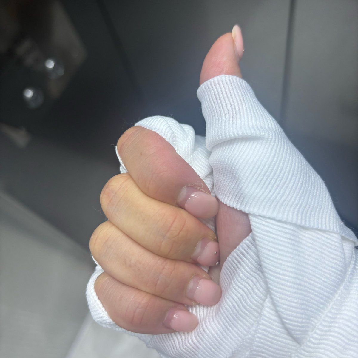 ppyabbb's tweet photo. 멋쟁이 복서가 될테야! 
붕대감는거 연습해야됨 https://t.co/4oxsgmv5qO