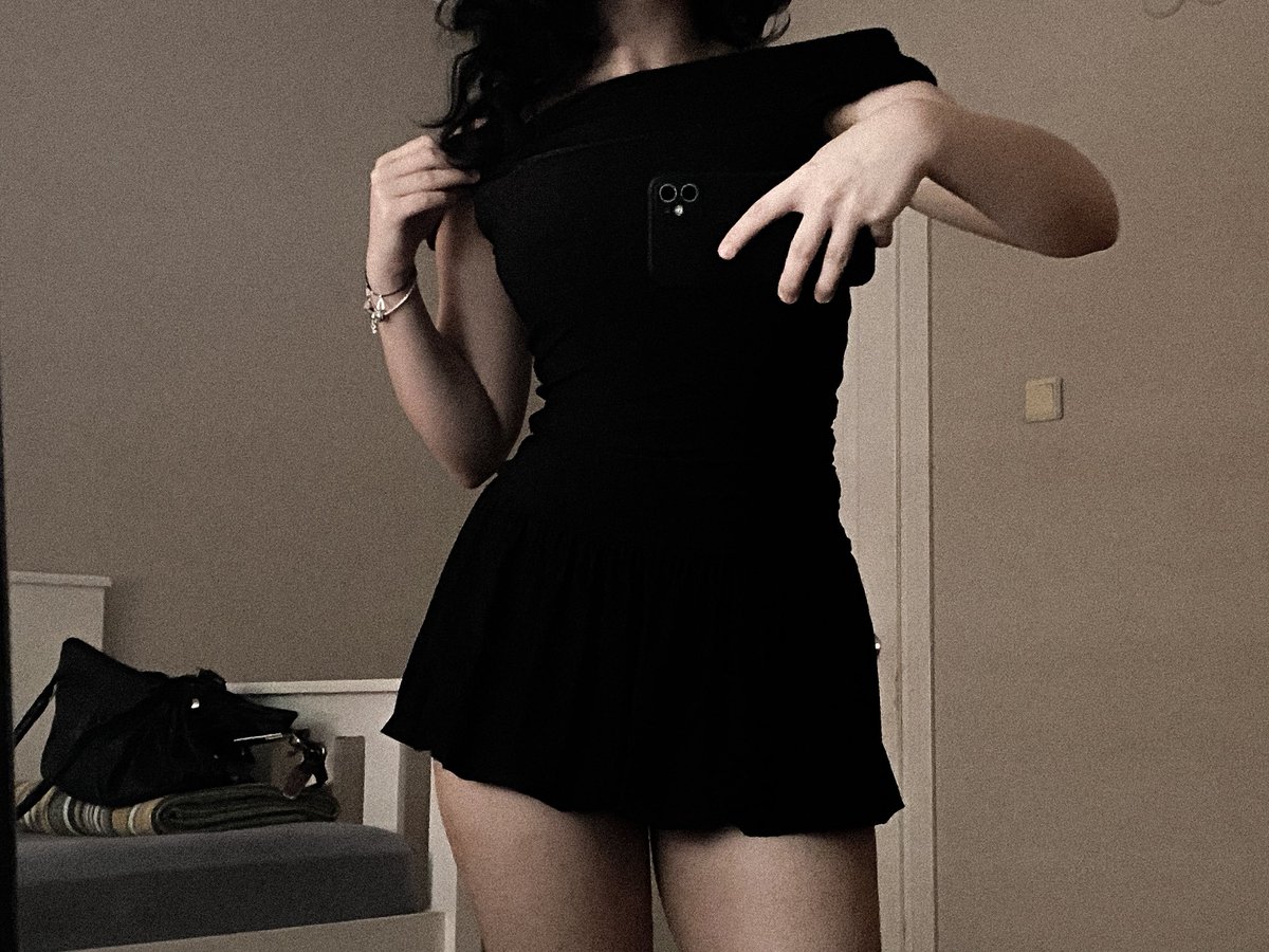 basethedomone's tweet photo. ready to go out https://t.co/Z5c5NFoSQz
