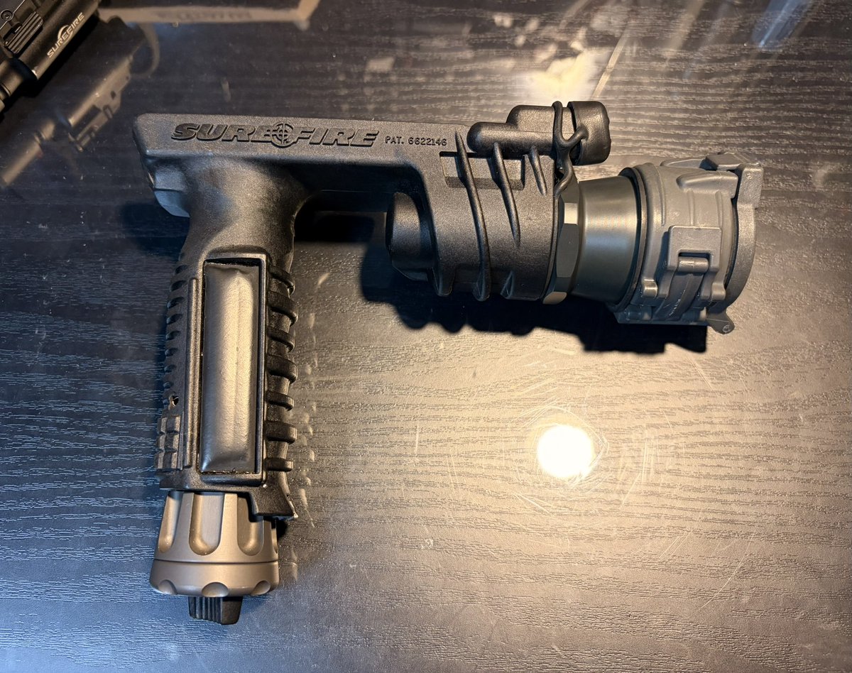 lamb_re's tweet photo. めちゃくちゃ状態の良いsurefireのM900Aが生えました https://t.co/8UXfQZsL1n