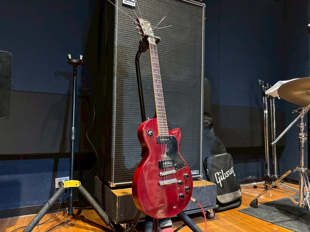 Lucky_cc11's tweet photo. Okay, I Love Rock ‘n’ Roll https://t.co/zItfTOhKEA