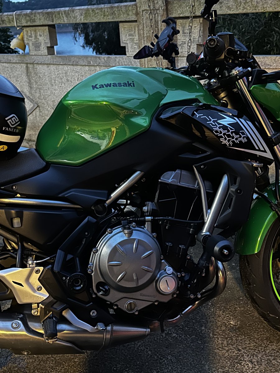 BsrJxc's tweet photo. 夜ツーリング完了、皆さんこんばんは！#z650 #kawasaki https://t.co/VFYarSp38M