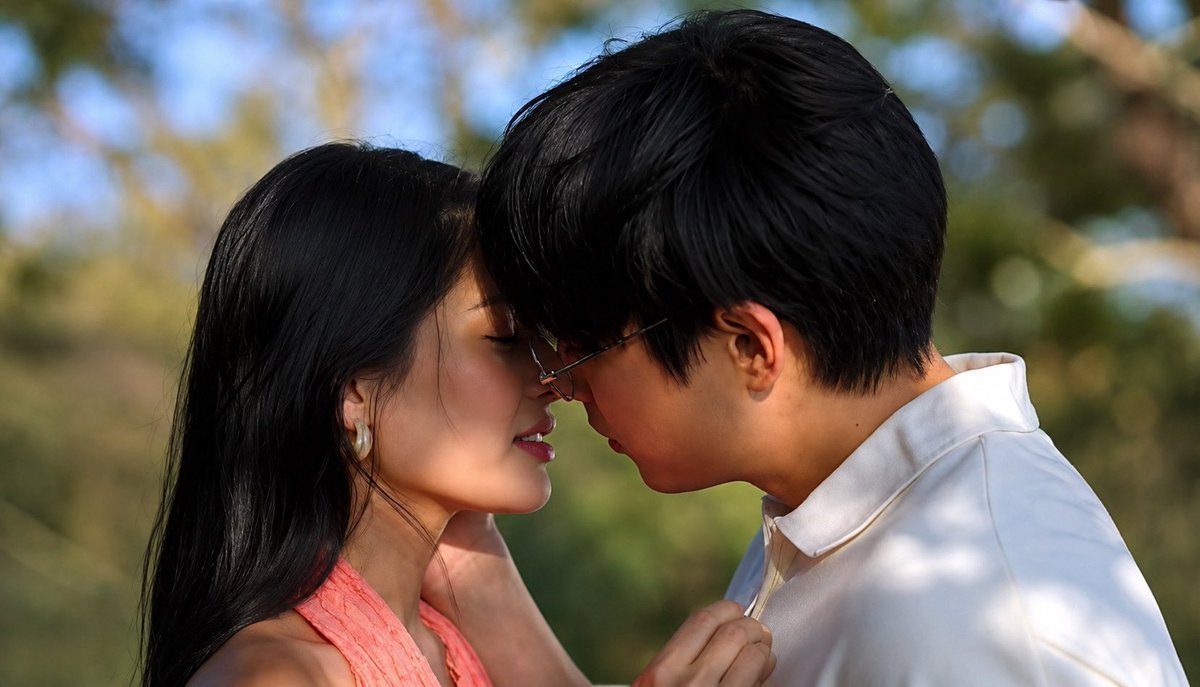 graxiaaza's tweet photo. All I know is Martin is deeply in love with Sari.

MARTSARI FATED BY UNIVERSE
#AZRALPHasMARTSARITheFinale https://t.co/7Uyczr1SxN