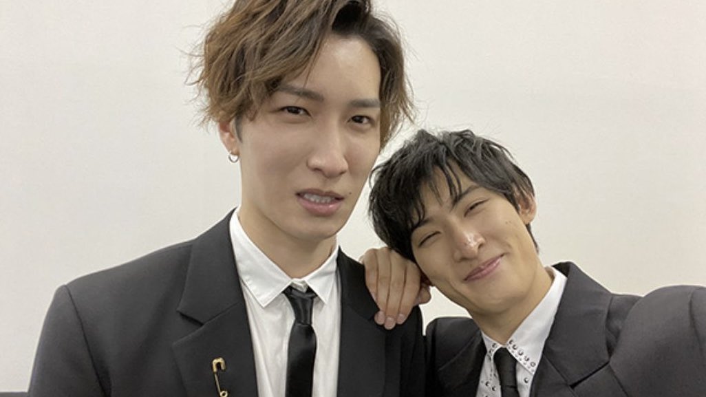 rm_rn0627's tweet photo. ラウ&amp;めめ
       ↑
       ↓
なべ&amp;こじ https://t.co/Dzodlej8P6