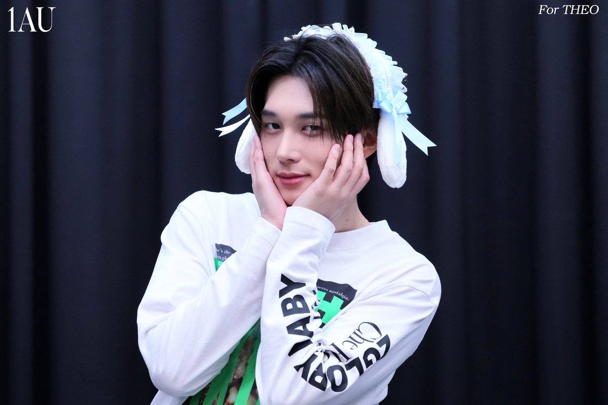 choitheo0701's tweet photo. 260618 에버라인

🌸🌸

#피원하모니 #P1Harmony #THEO #테오 #최태양 https://t.co/K8fI3akJVi