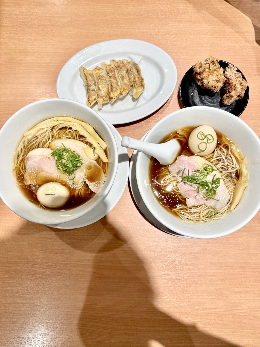 rhythmicalpyon's tweet photo. 味玉醤油ﾗｰﾒﾝ&amp;餃子&amp;からあげ😎

ここはみんな気にいる😈
なぜならDEEPだからだ👱🏿‍♀️
体に染み渡るからだ🐰
simpleでDEEP😎
これがやめられなく、止まらないのである🫐
ｳﾒｲ( ⸝⸝⸝⁼̴́⌄⁼̴̀⸝⸝⸝)

これにつきるのだ👽さっきUFOみつけて着陸場所見つけた😎
それくらいDEEPなのだ( ⸝⸝⸝⁼̴́⌄ https://t.co/Ss5IBgtJmq