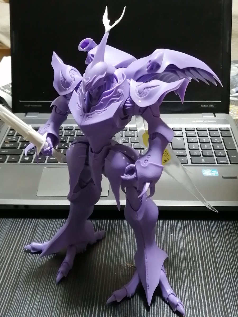 junyavj232's tweet photo. マックスファクトリー　
1/32 ソフトビニールキットの
サーバインです。

前に作成しておりましたが、異動もあってそれから中断してしまいました。
再開にあたって接合部の大部分をスナップ化しました。その甲斐もあって安定性が高まった感じ。
塗るのはいつになるのやら。 https://t.co/jw4dgo7V3A