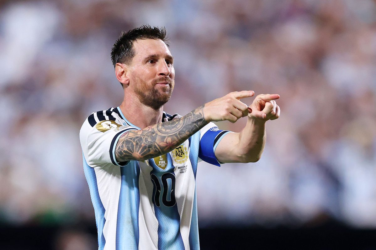 CrewsMat10's tweet photo. 🚨🗣️| Lamine Yamal: “Every match proves that Messi is the best player in history. If anyone still has doubts, it’s because they’re deliberately looking for them. Neymar is my IDOL, but Messi is the greatest of all time. https://t.co/H1Otl0pwEc