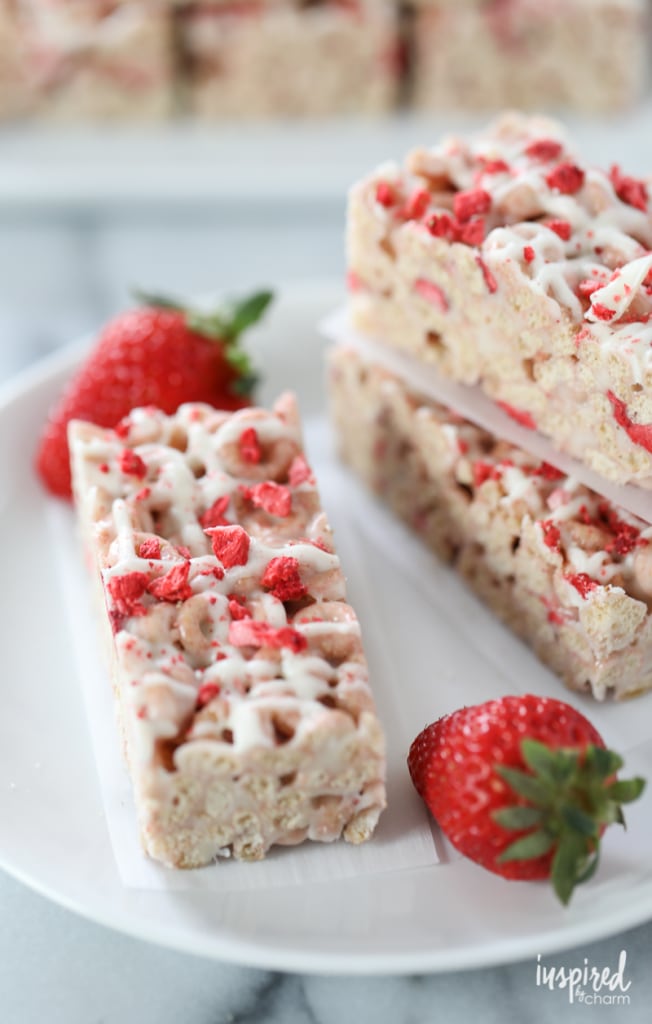 inspiredbycharm's tweet photo. A delicious snack bar made with Strawberry Cheerios! You're going to love these!

Get the RECIPE: https://t.co/f3r9ZVXgpt https://t.co/wPHC0BVvEh