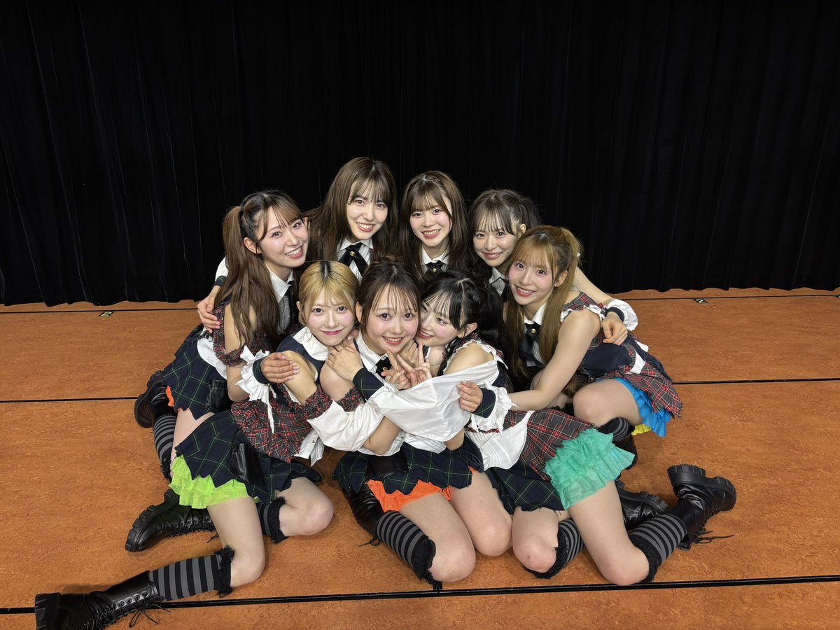 Kuranoo_Narumi_'s tweet photo. #RESET公演
真歩とラストRESETでした🥲
喉のために今日も静かに過ごしてて偉い！
いっぱい目も合ったし
一緒に出れて楽しかったよ☺️❤️‍🔥
ヘアはずきとシンメだったよん👱‍♀️
ありがとうございました！！ https://t.co/33OKwmDV1h