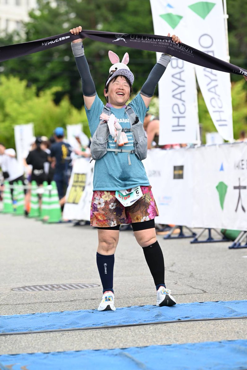 waverideon's tweet photo. #飛騨高山ウルトラ　71km
時間と距離がちょっとオーバーしちゃったけど。元気にゴールテープくぐらせてもらいました！！ありがとう🌸🌸🌸 https://t.co/jIru0ZWgFq