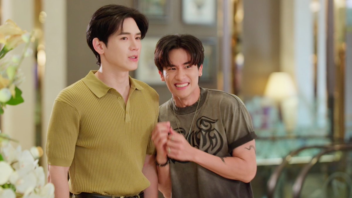 GMMTV's tweet photo. อันนี้มีคนเนียนปะ😌 

#ADogAndAPlaneEP4
@Tawan_V @new_thitipoom https://t.co/nW7OhxgYk9