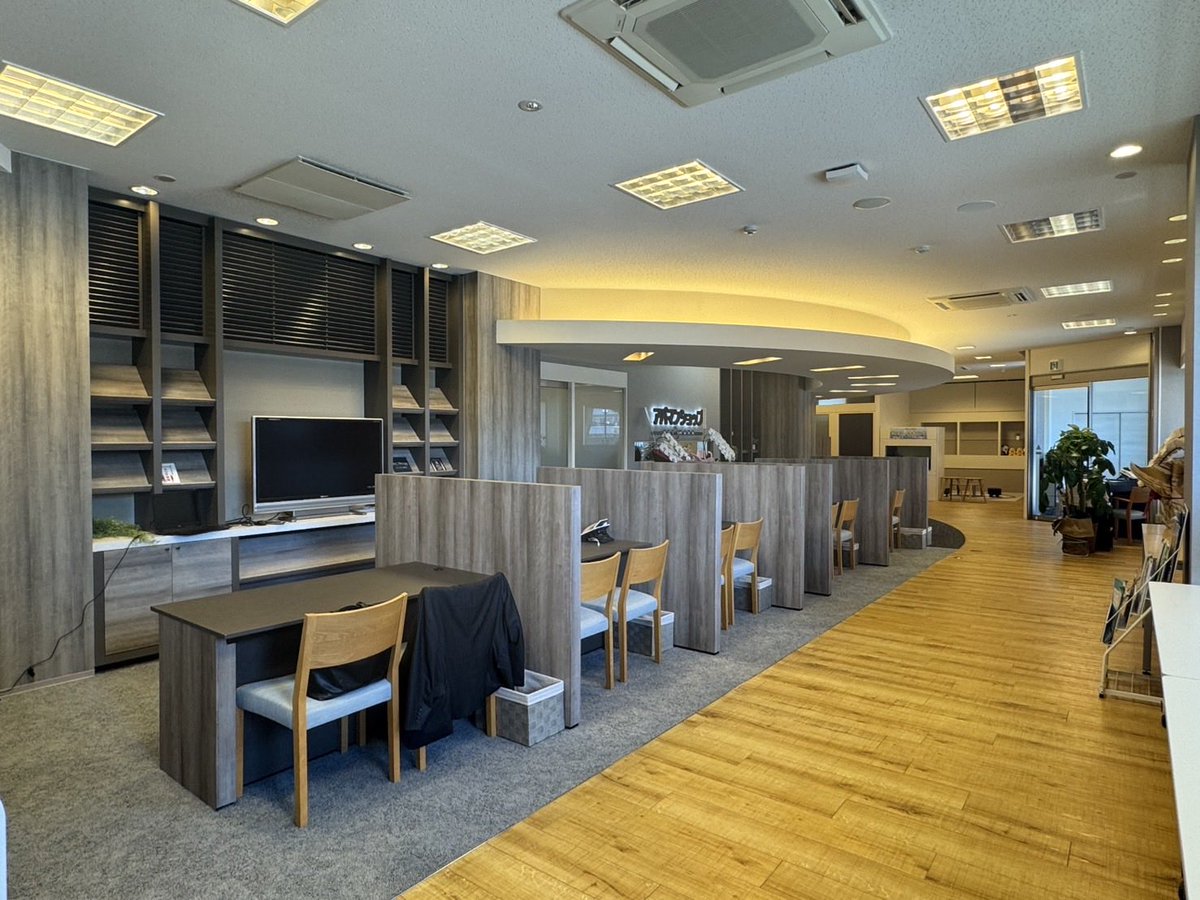 mickey_1248's tweet photo. 今日、朝日不動産本社併設の、アパマン富山南店が、移転オープンしました✨　店舗の面積が３倍となり、広々てゆったりした店舗になりました☺️ お客様には、快適に、お部屋探しをしていただけます🤗　お店に遊びにも来てくださいね🎶 https://t.co/NHV2nub16S