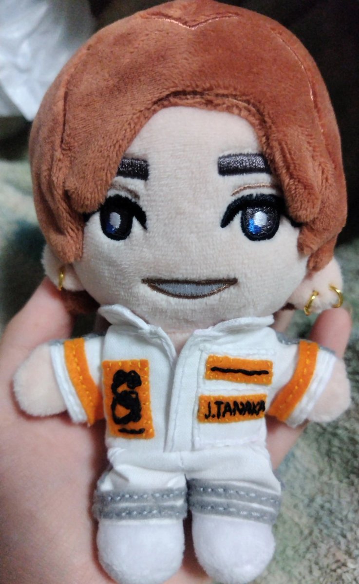 st_615_j's tweet photo. ストストつなぎ完成✨
ロゴ、名前、後ろ姿全部色んな写真見て頑張って作った‼️
 #SixTONES  #ストぬい  #じゅりぬいといっしょ https://t.co/WzlZgMpDAg