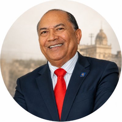ExtraNoticiasCo's tweet photo. #ConfidencialesVL . El anuncio de liquidación de @EnergiaAire es un globo o parte de bases reales en el corto plazo?. Para varios expertos entre ellos el exministro, @amylkaracosta , el sorpresivo mensaje del Presidente Petro en su cuenta de X la semana anterior , es un “anuncio pirotécnico con pretensiones electorales para enviar una señal sobre su compromiso con la Región Caribe, pero sin soporte técnico e improvisado”. Una fuente de alto crédito de la misma empresa afirma que el asunto de la crisis no se resuelve con cambio de vestido o de nombre debido a las billonarias deudas con las compañías generadoras, trabajadores y proveedores en general. Lo cierto es que durante el tiempo de intervención por parte de @Superservicios tampoco se ha estructurado un departamento jurídico capaz de cobrar la pesada deuda que tienen entidades del Estado con Aire. Es decir, el chicharrón es del próximo Gobierno.